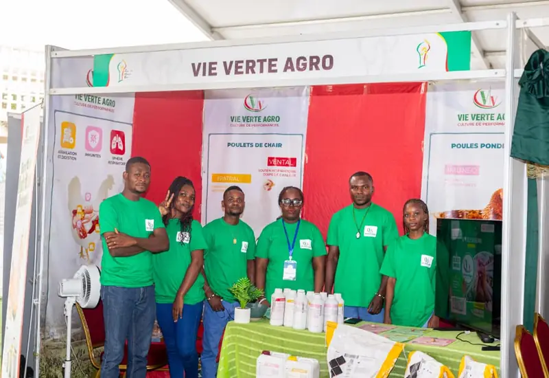 Le stand Vie Verte Agro et son équipe lors d'un salon